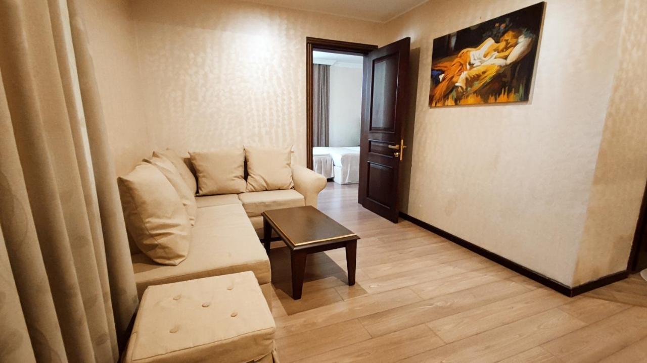 Smith'S Boutique Hotell Baku Exteriör bild