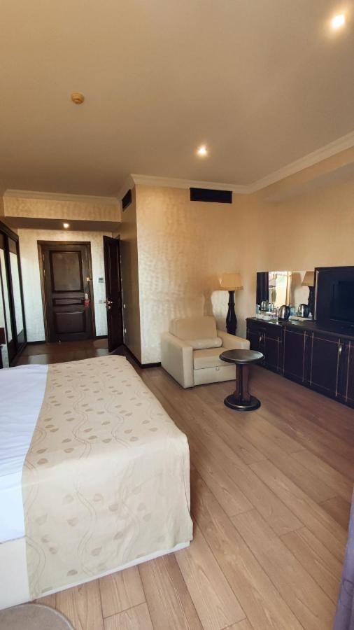Smith'S Boutique Hotell Baku Exteriör bild