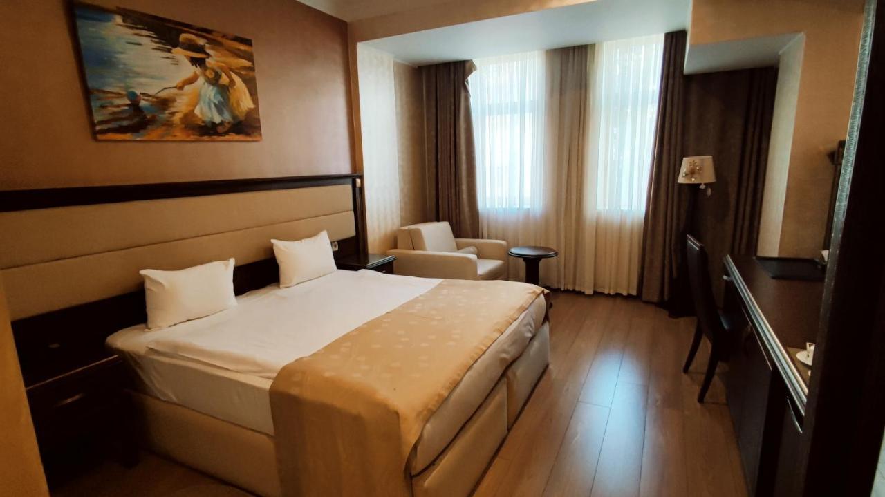 Smith'S Boutique Hotell Baku Exteriör bild