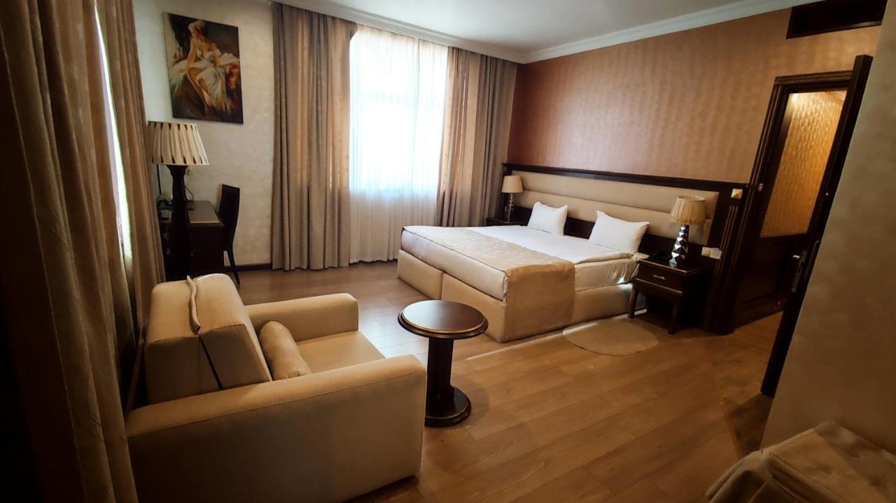 Smith'S Boutique Hotell Baku Exteriör bild
