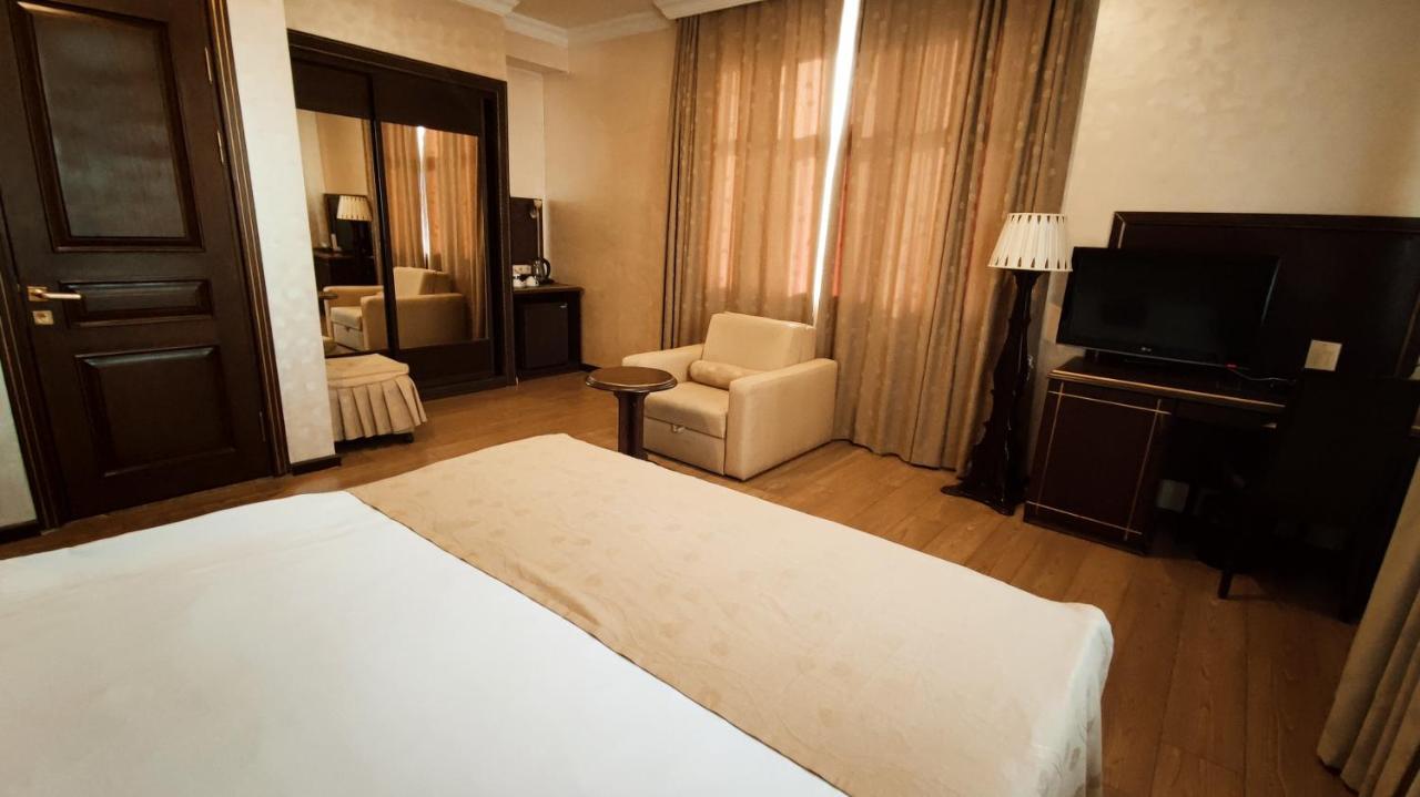 Smith'S Boutique Hotell Baku Exteriör bild